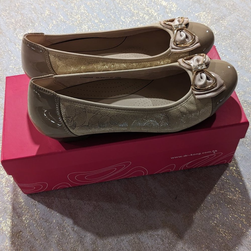 Dr. Kong - Padded Comfortable - Work Flat Shoes - New in Box - 7.5 US